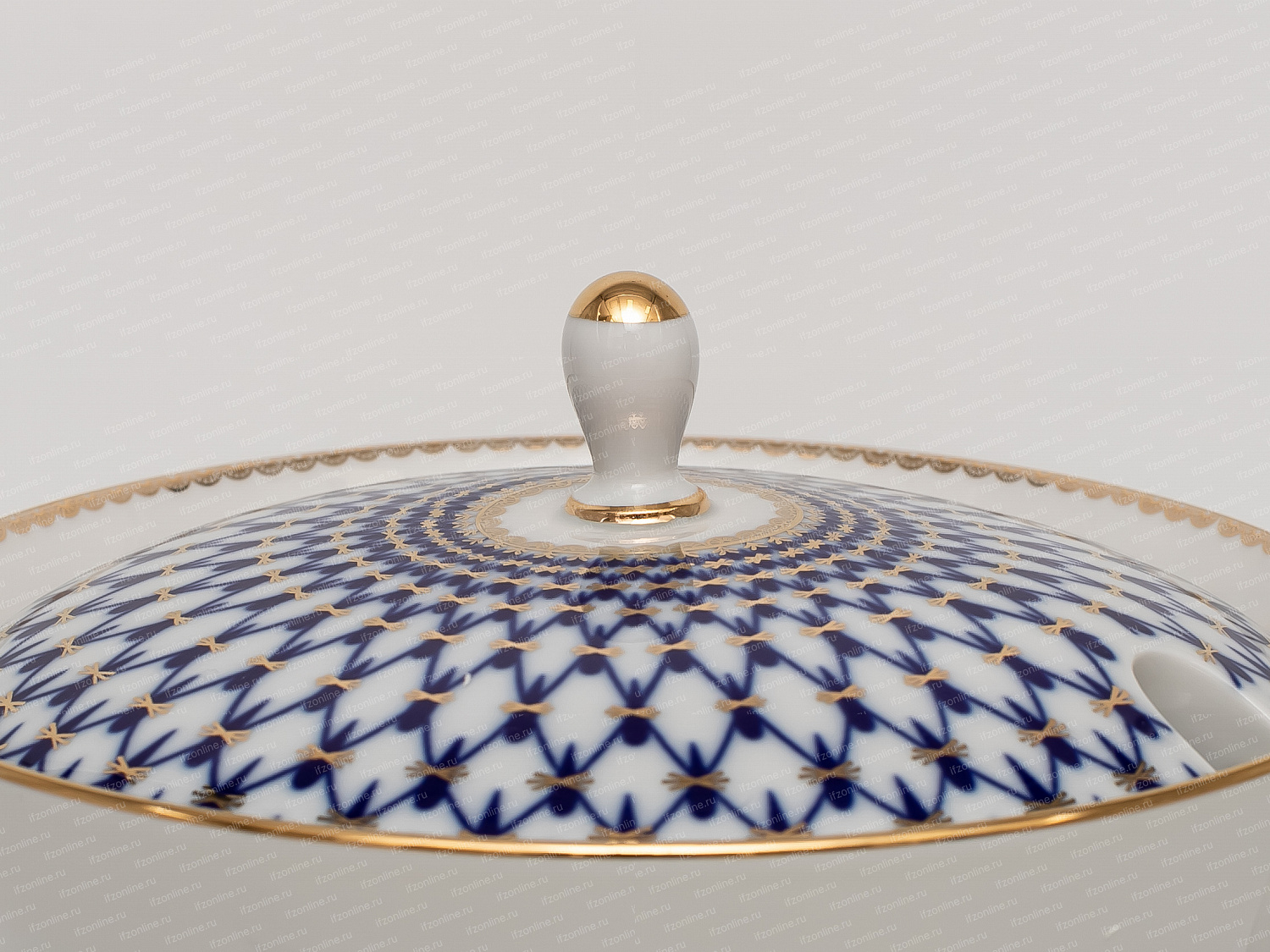 Супница форма. Молодежная рисунок. Кобальтовая сетка