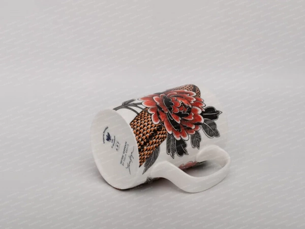 Бокал с блюдцем и крышкой рисунок. Tattoo. Serpenta