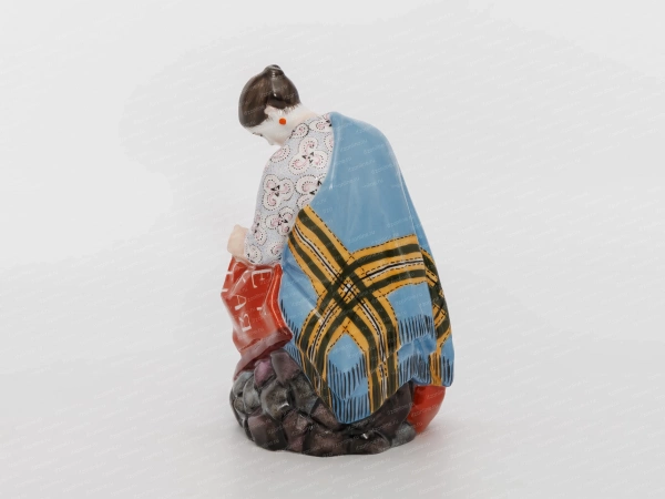 Скульптура, Вышивающая знамя